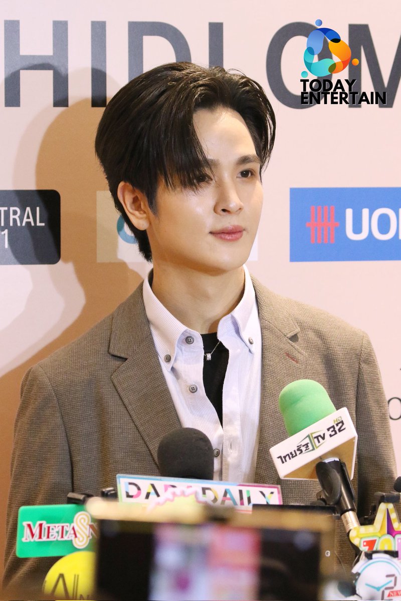 todayentth's tweet photo. "ยุ่น ภูษณุ" ช่วงสัมภาษณ์สื่อในงาน Central Chidlom Every Moment With You (G2000)

#yoonpsn #ยุ่นภูษณุ
#EveryMomentWithYou
#CentralChidlom https://t.co/etggljs0Gw
