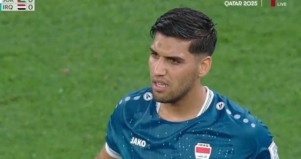 alhardan7's tweet photo. لواعيب المحلي اخذوا فرصتهم بهاي البطولة بدون المحترفين بلخارج  واثبتوا فشلهم وهمزين طلعنه من البطولة بسرعة علمود ليخبصونه المنتخب بدون المحترفين مثل زيدان اقبال ومنتظر الماجد والبقية هجمة ميعرف يبني واتمنى من يونس والشلة مالتة يطبكون على صفحة #المنتخب_العراقي https://t.co/leluAyDlux