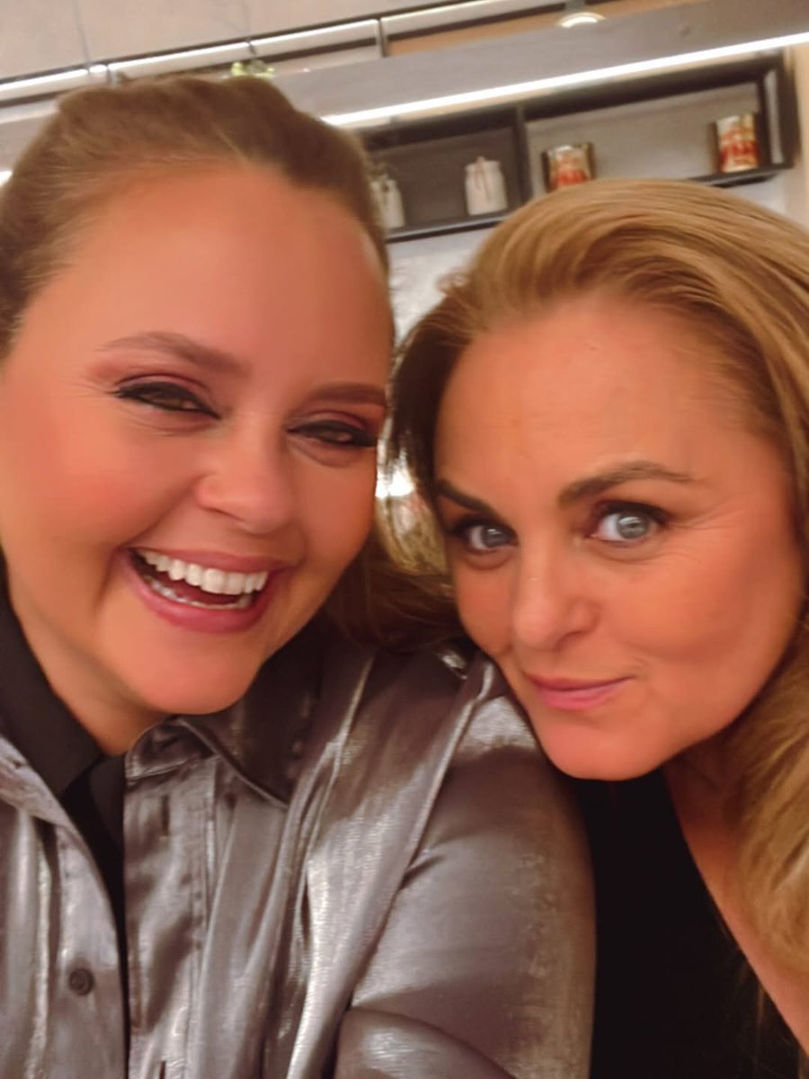 Shaila Dúrcal Mundo tweet media