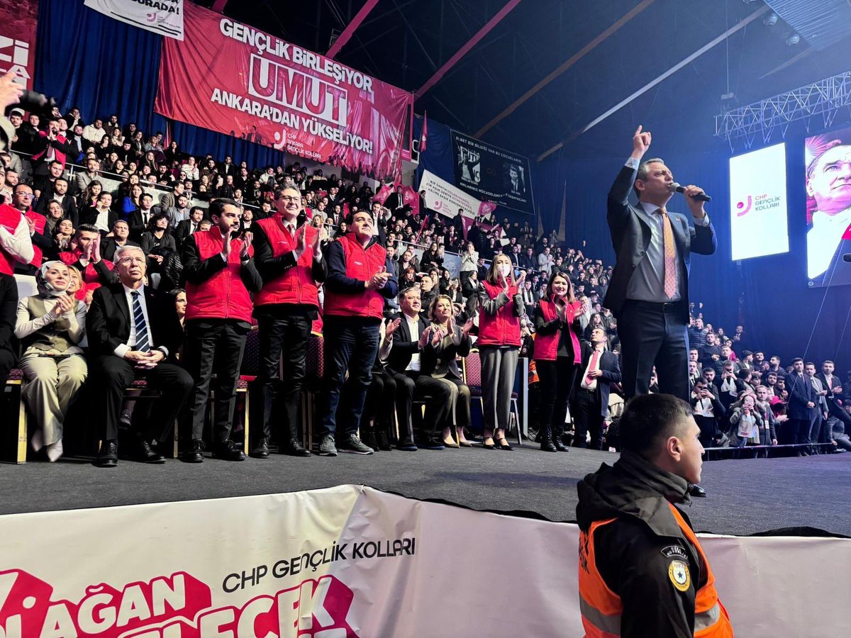 Gençlik kollarımızın gururu, Şehzadeler'in yiğit başkanı Gülşah Başkanım...

Kalbimiz, dualarımız seninle...