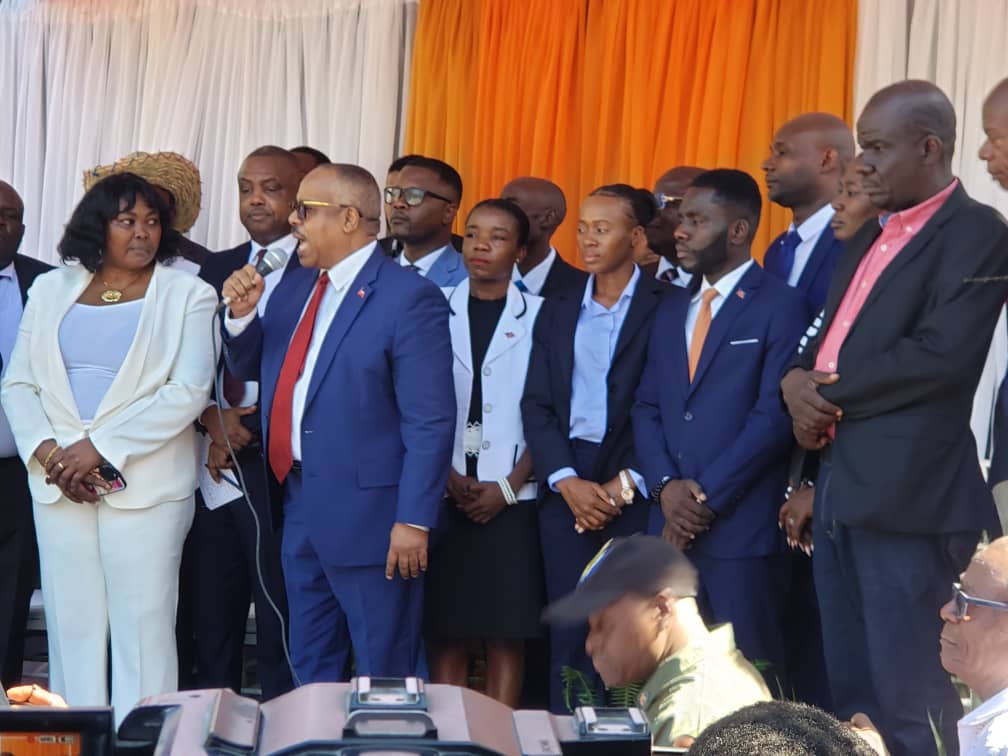 BasenVerite's tweet image. Lors de la #présentation officielle du nouveau #Directoire du parti #NOULHA, ce vendredi 12 #décembre 2025, le #Conseiller-Président #Louis #Gérald #Gilles a salué la #composition de l’équipe et souligné son importance dans la dynamique politique actuelle. Il a renouvelé