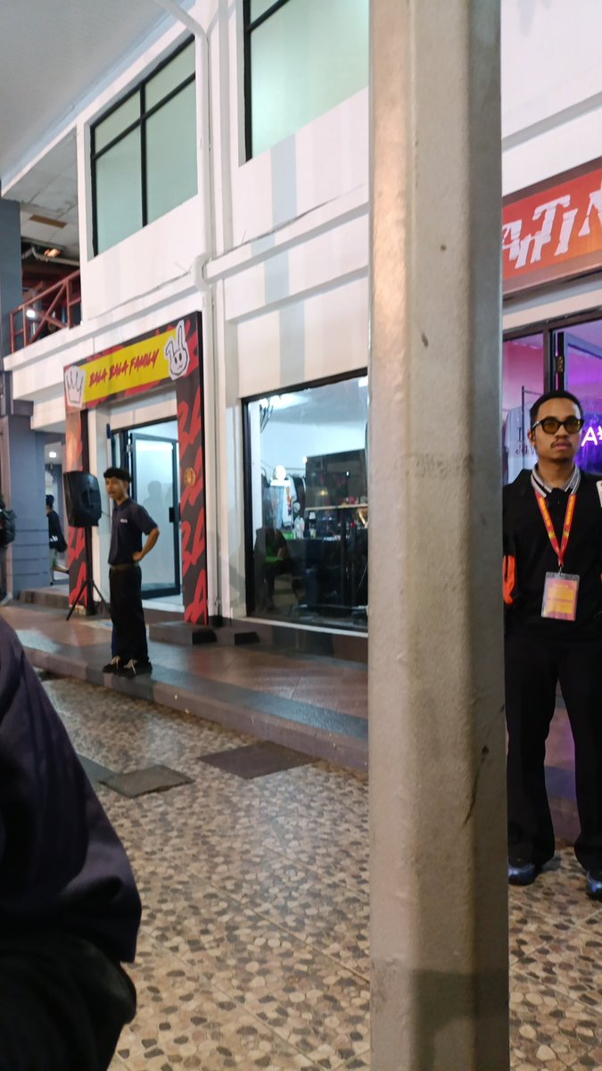 suncasperr's tweet photo. day 1 sepi bgt jir, tp sepi gini aja gue capek bgt rasanya https://t.co/wXFgrcqVkY