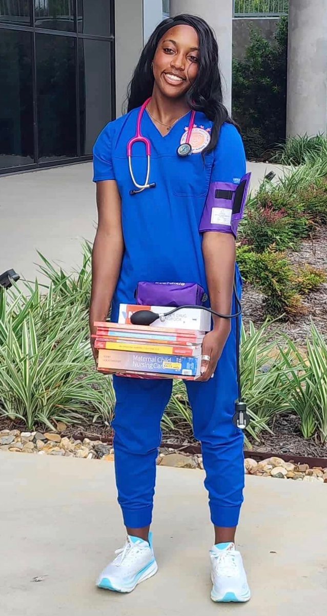 UTTylerWBB's tweet photo. DONE ✔️🎓

A massive congratulations to our very own @mariahneal266, who is officially a Registered Nurse. We are so proud of you!!! 🩺🥼💙 https://t.co/xVoiomiAVV