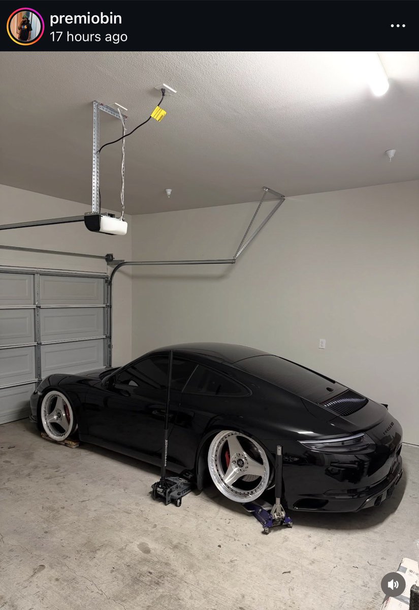 horsepower's tweet image. This was the first thing on my Instagram feed and I absolutely needed to show y’all.