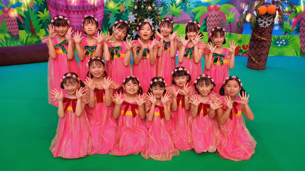 7ZjLKY3e1YTJbKa's tweet photo. ずっとずっと #クリスマスステージ に #フェアリーズ として出演したかったので、出演できて本当にうれしいです🥲❣️
みなさま、なにとぞ、観てください🙏❣️
よろしくおねがいします🙇🏻‍♀️❣️
みうより🧚‍♀️👧
@panipanipaina @panipaniouendan
#パニパニパイナ #パニパニパイナ3
#近ごろのみうです👧
#吉永みう https://t.co/tenmxwPuf4