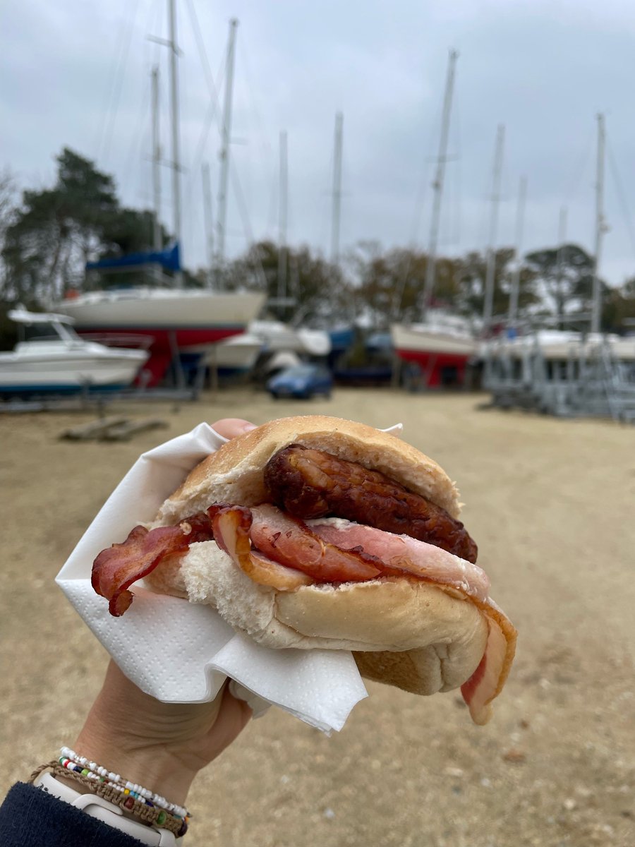 Fancy a #winterwarmer? Our #bacon and #sausage #breakfast baps are back by popular demand!

Call in to reception on Mondays, Tuesdays and Thursdays from 10 - 11am.

They're great if you're working on your boat and are guaranteed to put a smile on your face during winter!