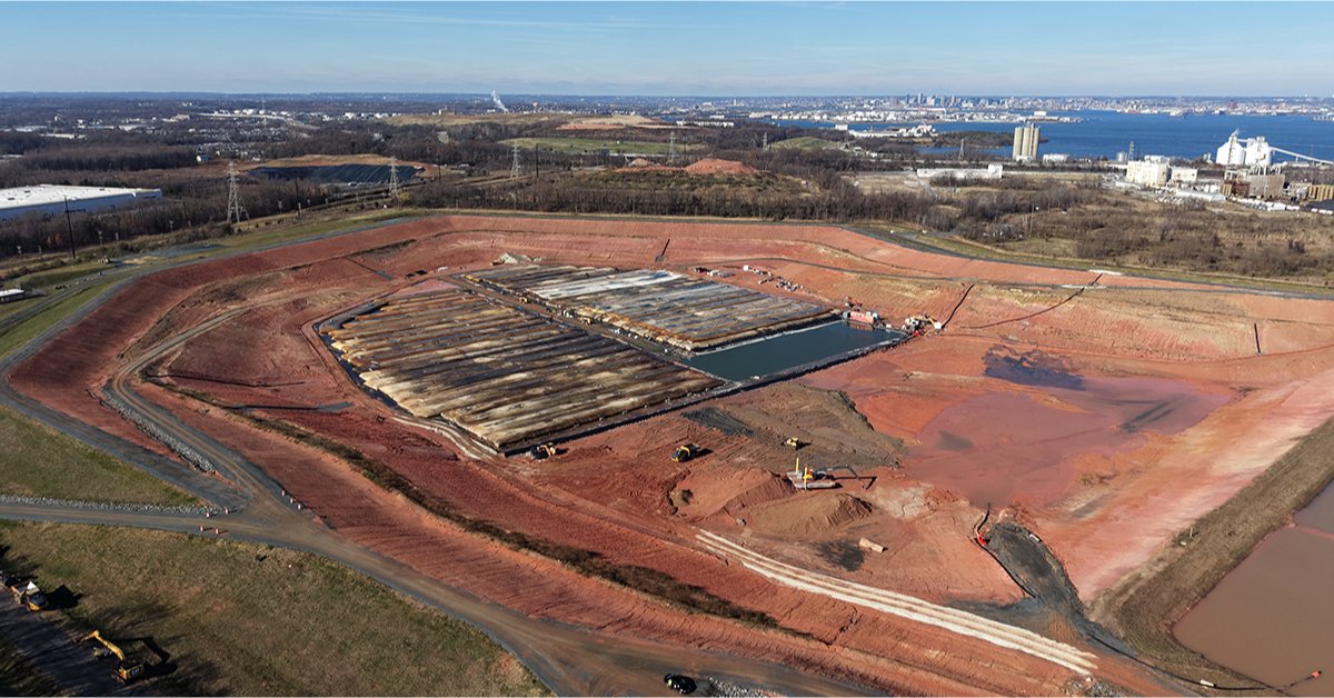 mcleancontract's tweet photo. McLean's Dredging operations are set to complete soon on our Colgate Creek project. Last week we captured some great aerial shots. Many thanks to 3D Flight Maryland for your agility in making a recent sunny day even better. #McLean #DredgingServices #ColgateCreek #GeoTextileTubes https://t.co/bwHyAey0XM