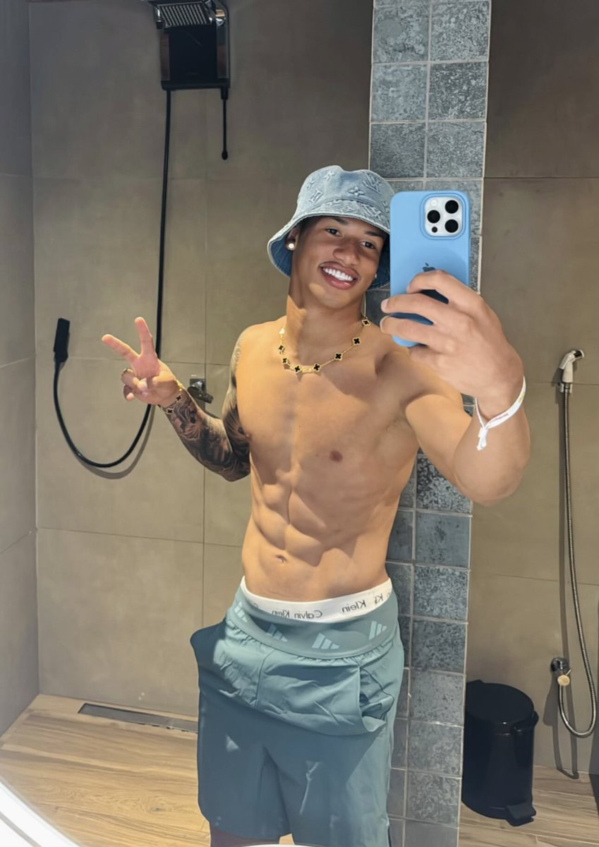 voudebahea's tweet image. Tiago via story. 🤳🏾