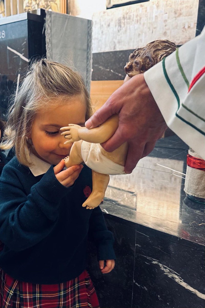 Todavía hay Esperanza. 

Por cierto, para los despistados, la Navidad consiste en esto.