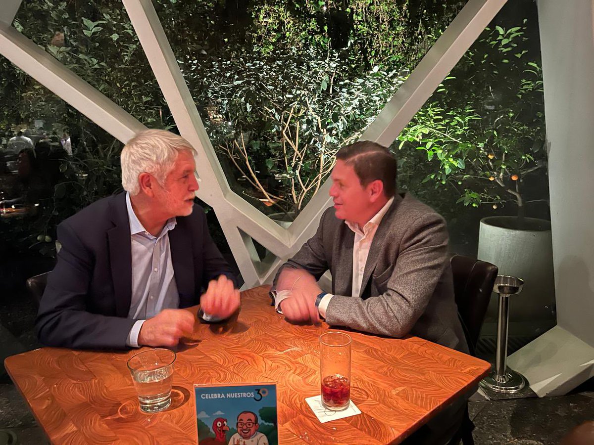 Siempre es un placer conversar con <a href="/EnriquePenalosa/">Enrique Peñalosa</a>. 

Uno de los mejores alcaldes de Bogotá y un gran patriota.

Hablamos del servicio al país y la importancia de la unir todos los esfuerzos.