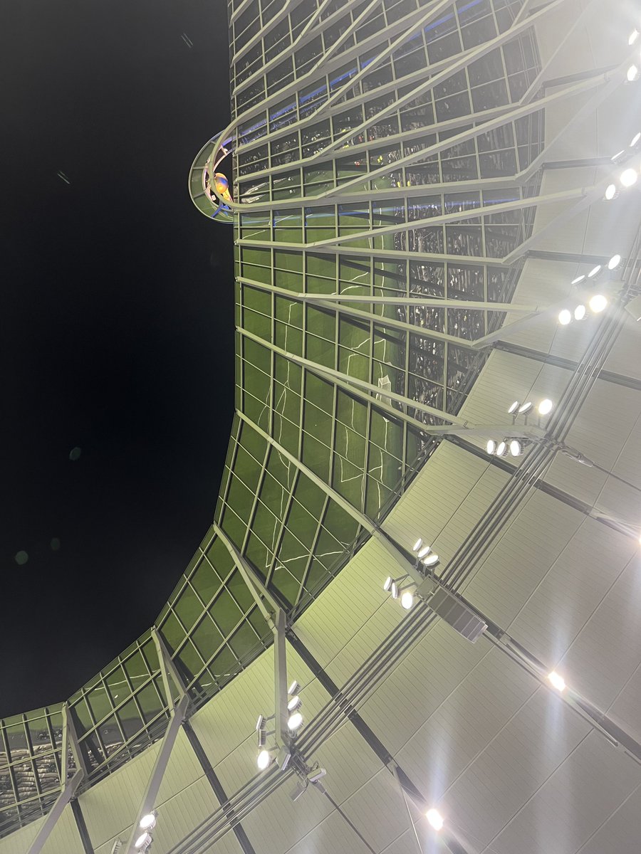 FUTSALJAM's tweet image. What a night with our No.7 coming back to say goodbye and to say hello to our new No.7 inspired Jeamie TKV New British Heavyweight Champion helped Xavi to land the knockout blow! #COYS ⁦@JeamieTkvBoxing⁩