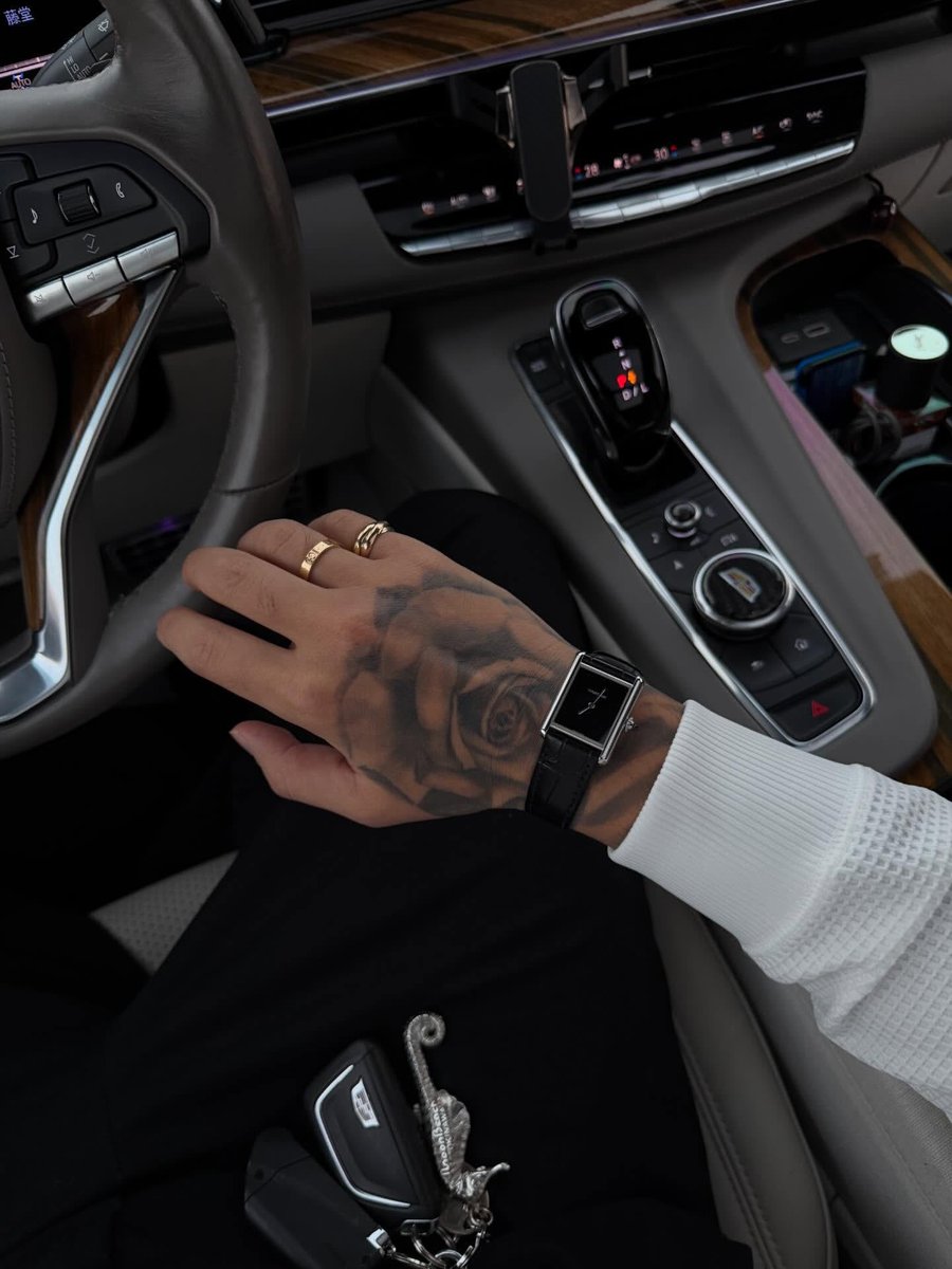 heero51's tweet photo. 𝐶𝑎𝑟𝑡𝑖𝑒𝑟⌚️💍 https://t.co/MVpSCOm3Pj