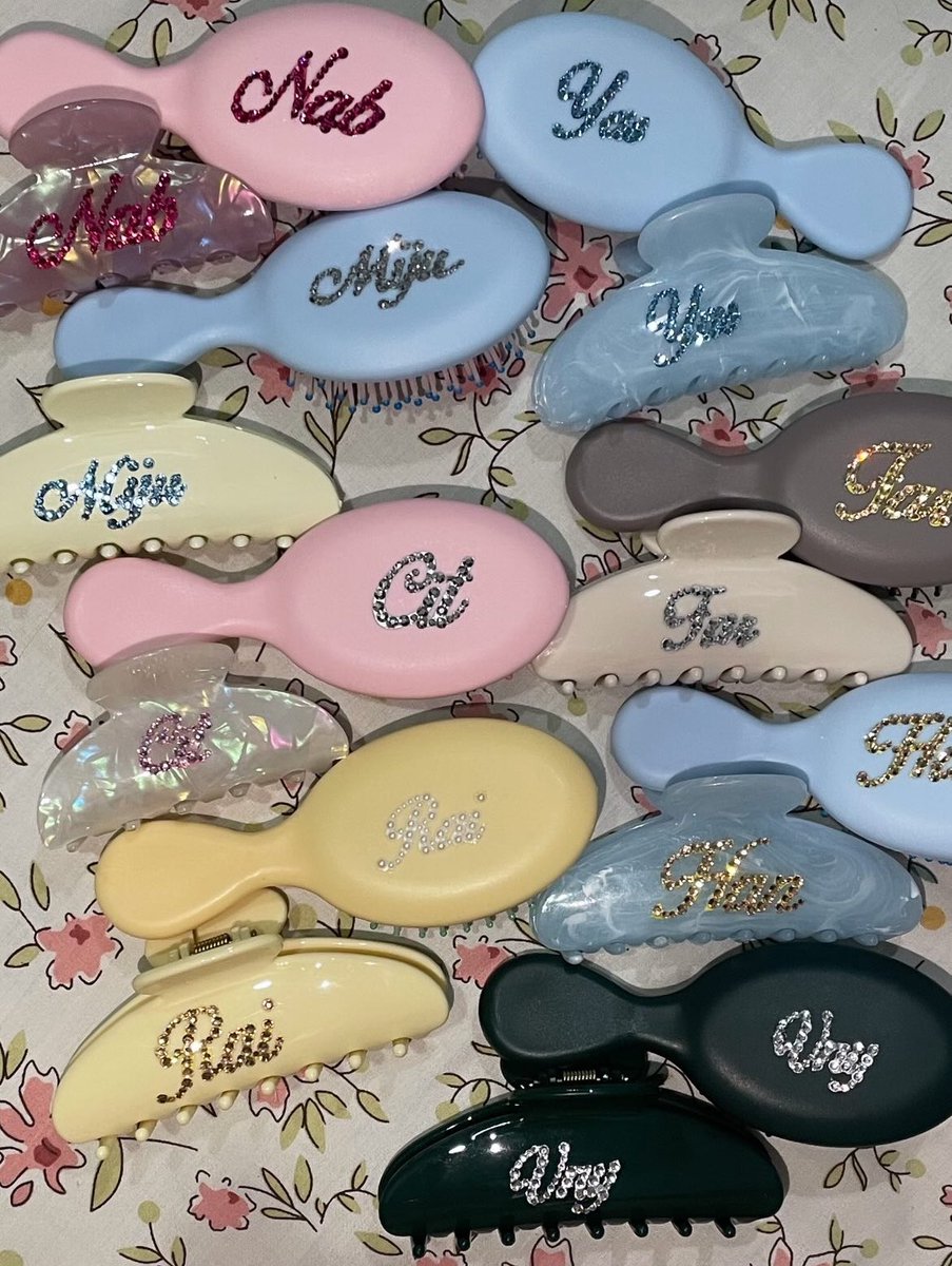 jacfkpot's tweet image. mini gift ideas for classmate 

a thread