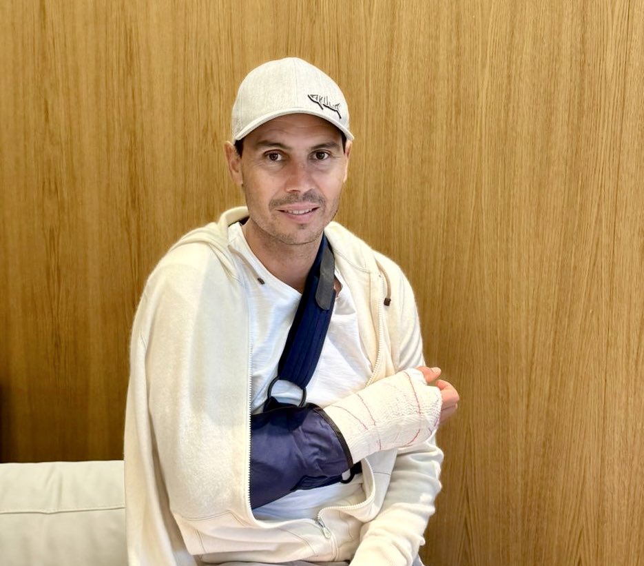 Me parece que no podré jugar el @australianopen en enero 😂 

He tenido que someterme a una intervención en la mano por un problema que venía arrastrando desde hace mucho tiempo, ¡pero espero estar bien pronto! 🤗

Looks like I won’t be able to play the <a href="/AustralianOpen/">#AusOpen</a> 2026 😂

I
