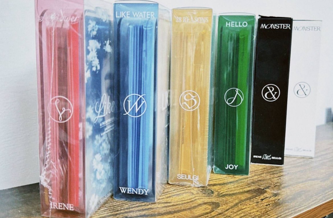 AWHlTENIGHT's tweet photo. .@SMTOWNGLOBAL and you better let yeri use the case design so we can finally complete the red velvet soloist collection https://t.co/7Qe5zJLzqg