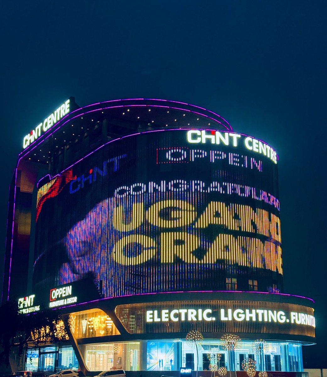 According to your boda guy , who owns this building ? 

#BodaJazz #MOGOUganda 
📸 : <a href="/ChintUganda/">Chint@Uganda</a>