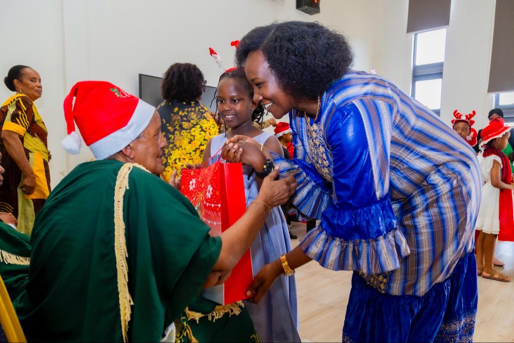 Unity Club tweet media