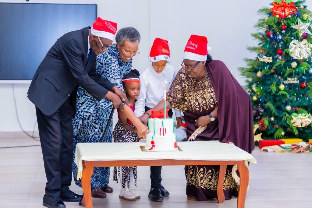 Unity Club tweet media