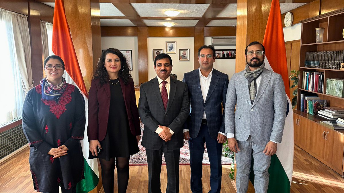 Ambassador <a href="/MukteshPardeshi/">Muktesh Pardeshi</a> met leading academicians (Prof. Dr. Cemil Kutlutürk, Dr. Bahar İzmir, and Dr. Omair Anas) who are engaged in research work on India-Turkiye relations &amp; discussed opportunities for further academic collaborations.

.

Büyükelçi <a href="/MukteshPardeshi/">Muktesh Pardeshi</a>,