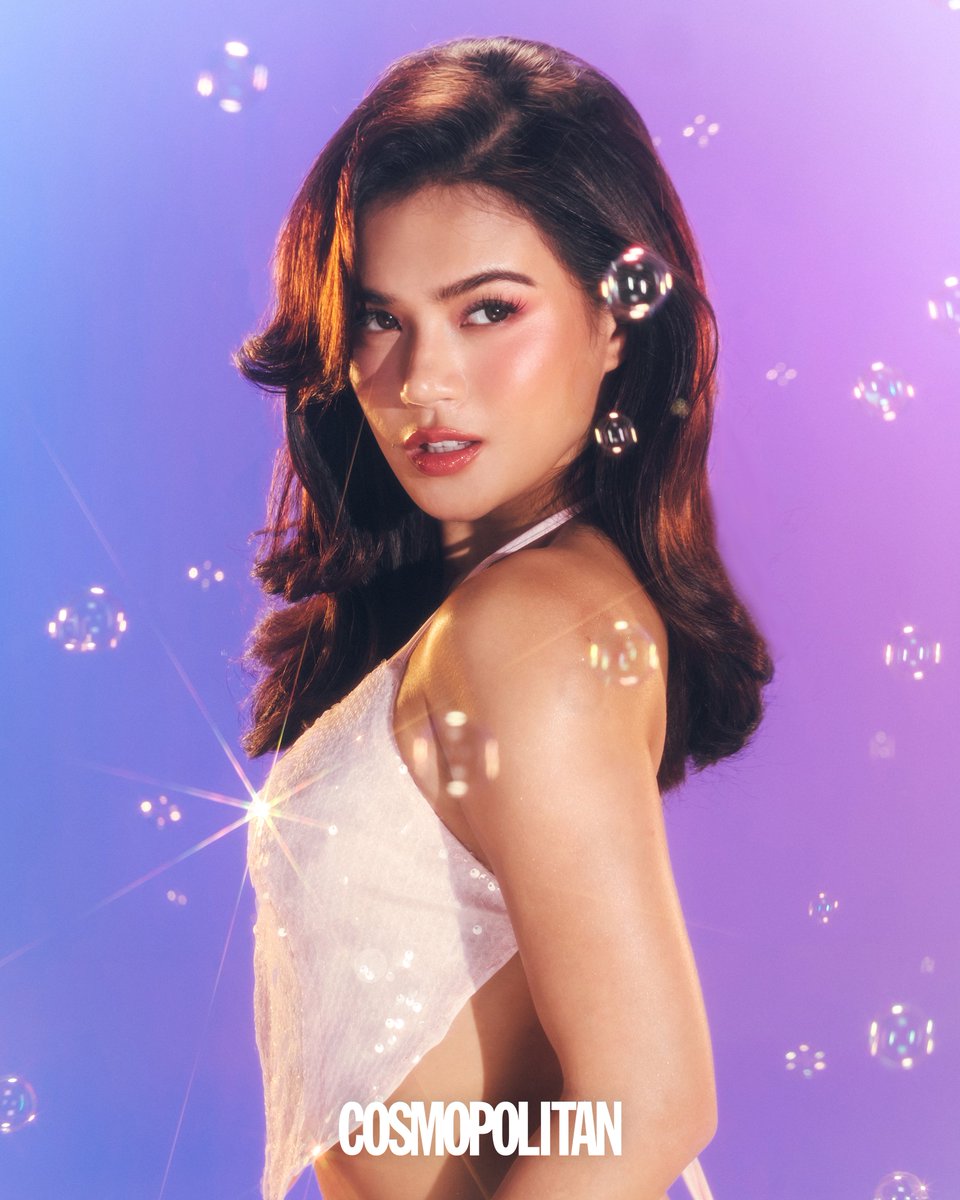 Life doesn’t come with a fast-forward button, and #MarisRacal is embracing the pace: "Ang buhay isang marathon. You may not have it all in your 20s, in your 30s... and that's okay."

#MarisForCosmoPH #CosmoDecember2025Cover

READ: bit.ly/4oSCe7I

(1/4)