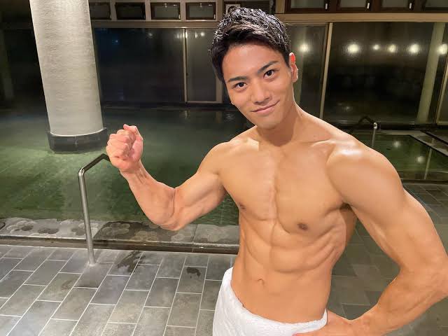 biyuuu34's tweet photo. イケメンで腹筋バキバキのアナウンサー4選😋 https://t.co/DzhwmhBZkh