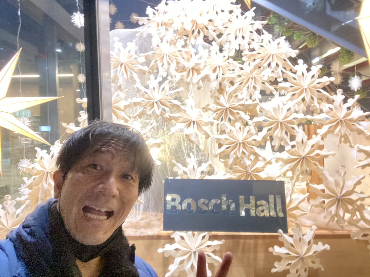 kibitokouki's tweet photo. 横浜にてOnline Circus Gift出演してきました！仕込みから本番まで瞬く間に駆け抜けた感じ。本当に沢山の方々の想いが創り上げた素晴らしい公演でした。心地よい疲労感で会場を後にします。一月末までアーカイブが観れますので是非ご覧下さい。絶対観る値打ちありますよ‼️
https://t.co/HwYhI2bA5p https://t.co/5SpLy6zVFi