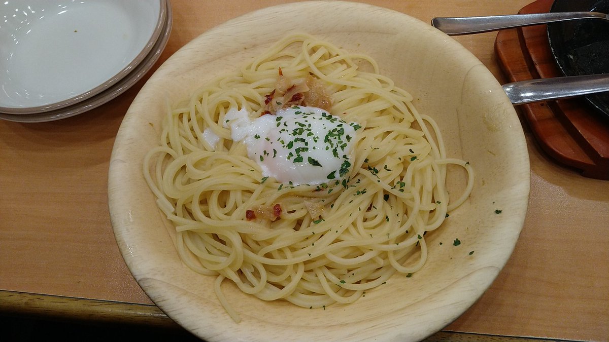 半熟卵のペペロンチーノ