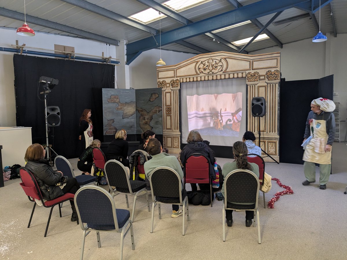 Some more shots from our last show today. The audience loved it and got really involved (they sort of have to be when they're drenched by a bucket of paper-water). Follow us to see more from the show, including clips and behind the scenes. 📸
#mtgs #theatre #Christmas #fun