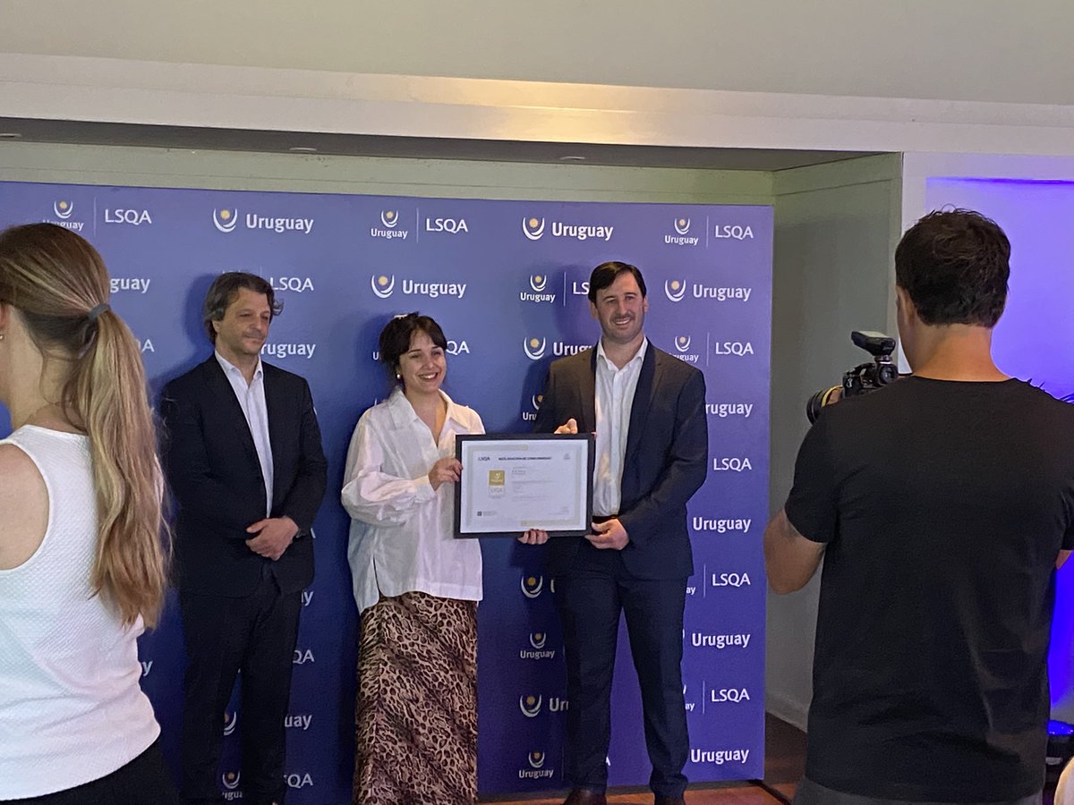 Marca País Uruguay tweet media