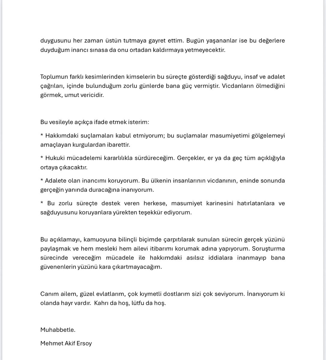 HaberReport's tweet photo. Gazeteci Mehmet Akif Ersoy'dan açıklama: 

"Soruşturma sürecinde vereceğim mücadele ile hakkımdaki asılsız iddialara inanmayıp bana güvenenlerin yüzünü kara çıkartmayacağım." https://t.co/XZjkkP4m9H