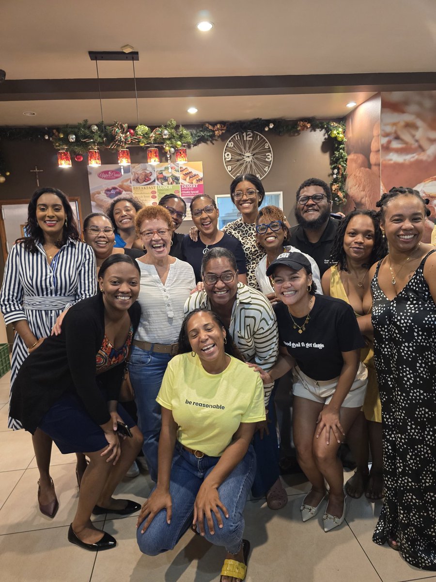 Caribbean Girl Experiencing The World tweet media