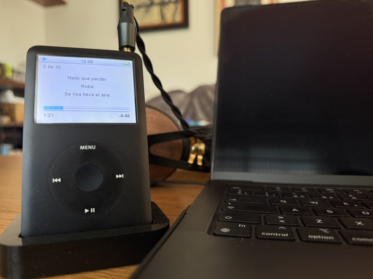 17 años tiene el amigo y aquí está, dando guerra y más vivo que nunca, Rockbox instalado y reproduciendo archivos FLAC como un campeón