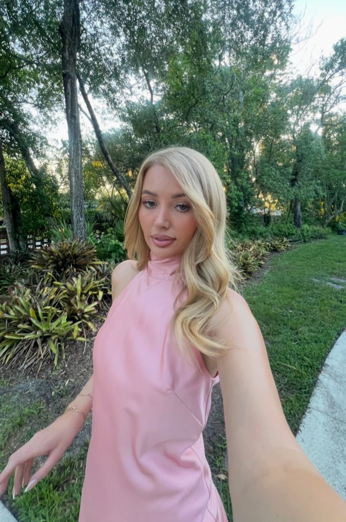 🔥 RT game 🔥 

💸 2/2/2
⏱️ 1 hour
🖊️ 2 comments each
🔖 each post saves = a task i give him

My long term sub is paying £2 per every like, comment &amp; repost in the next hour. Drain him! #findom