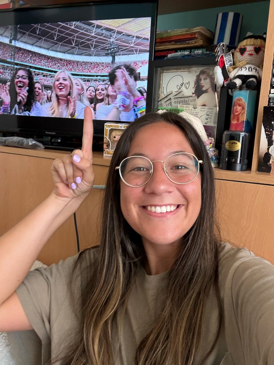 “Josefina, right?” 🇺🇾 #SwiftDay tweet media