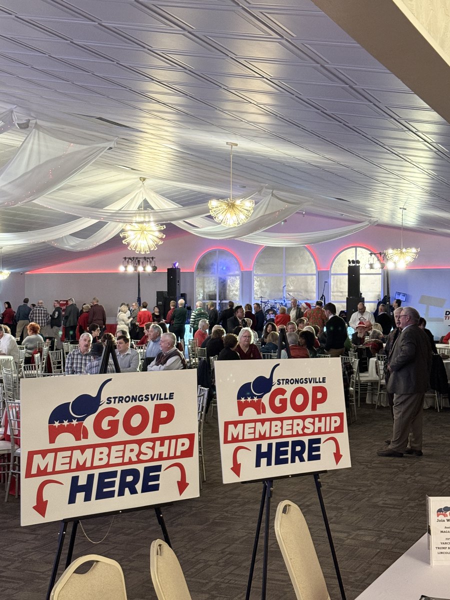 BobKritz's tweet photo. Vivek Ramaswamy in Strongsville Ohio last night - Ohio's next Governor! https://t.co/COCVrnqEC5