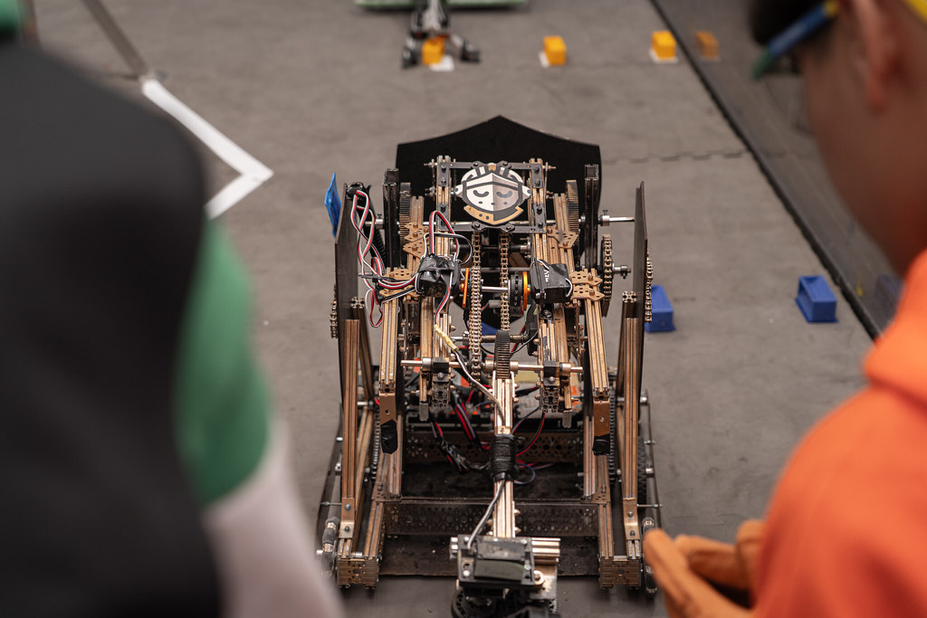 نتمنى التوفيق لكل فرق الروبوتات من مختلف مدن #ليبيا هذا الموسم في مواجهة تحدي DECODE 🤖✨.

Wishing the best of luck to all robotics teams across #Libya this season as they take on DECODE 🤖✨.

Check out useful resources for this season :

firstinspires.org/programs/ftc/g…