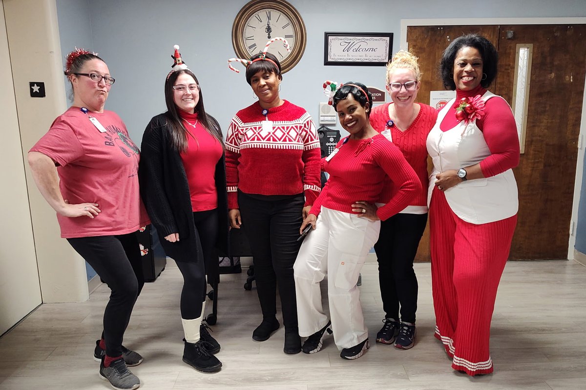 NextStepHC's tweet image. Things are getting festive at The Hermitage Healthcare! 🎄❤️ If you're looking for a fulfilling job that makes a difference in other people's lives, apply to join their team today: the-hermitage.employ.onshift.com/company_pages/…