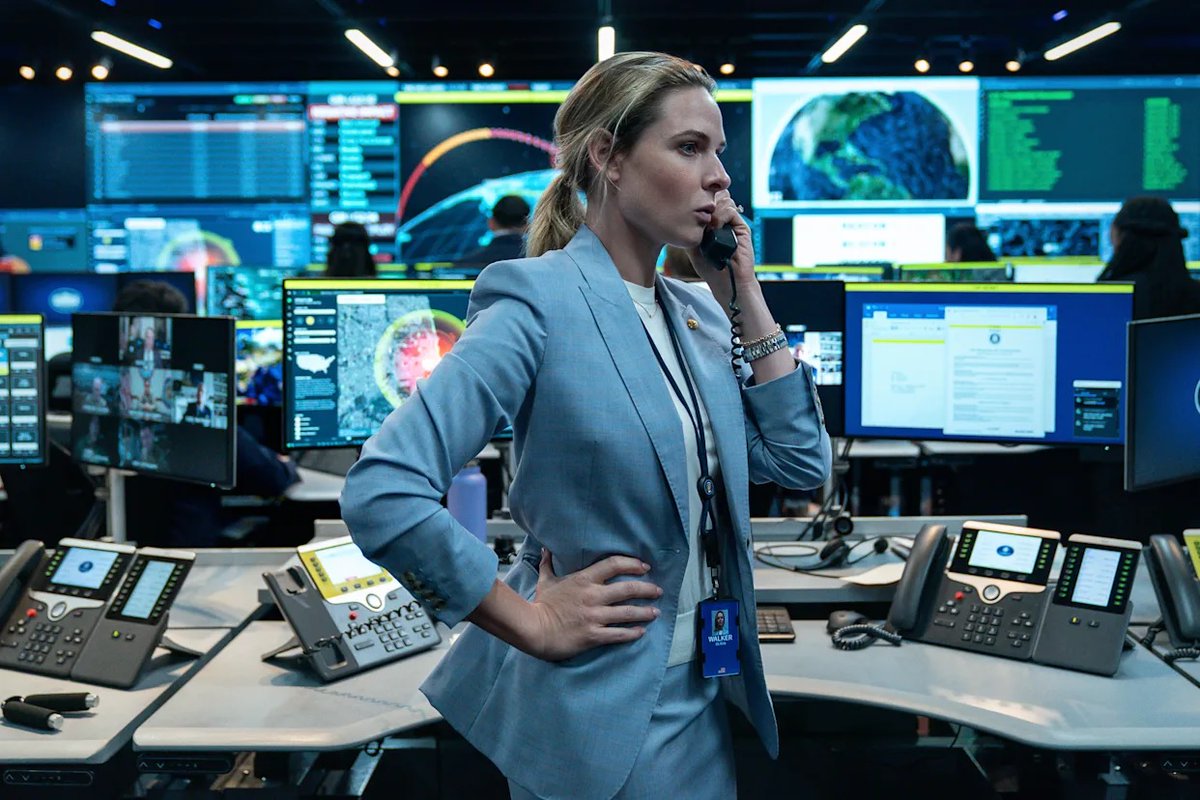 Una nueva producción de Netflix que, sin grandilocuencias innecesarias, tematiza el dilema de la guerra: "Una casa de dinamita" (HAY VIDEÍTO). Reseña de Germán Serain. Clic:  martinwullich.com/una-casa-de-di…