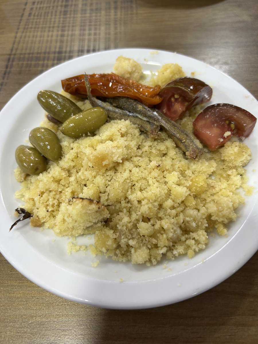 IssurSanchez's tweet image. Viernes de tapitas.