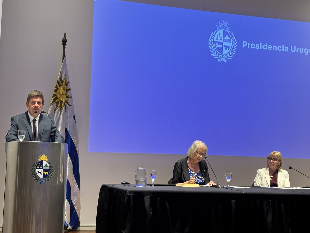 Gran Premio Nacional de Medicina 
“Evaluación del Programa de Prevención Secundaria Cardiovascular a 20 años del inicio de su implementación”
Un logro luego de más de 20 años de trabajo y seguimiento por parte del Equipo de Prevención Secundaria del 
FONDO NACIONAL DE RECURSOS