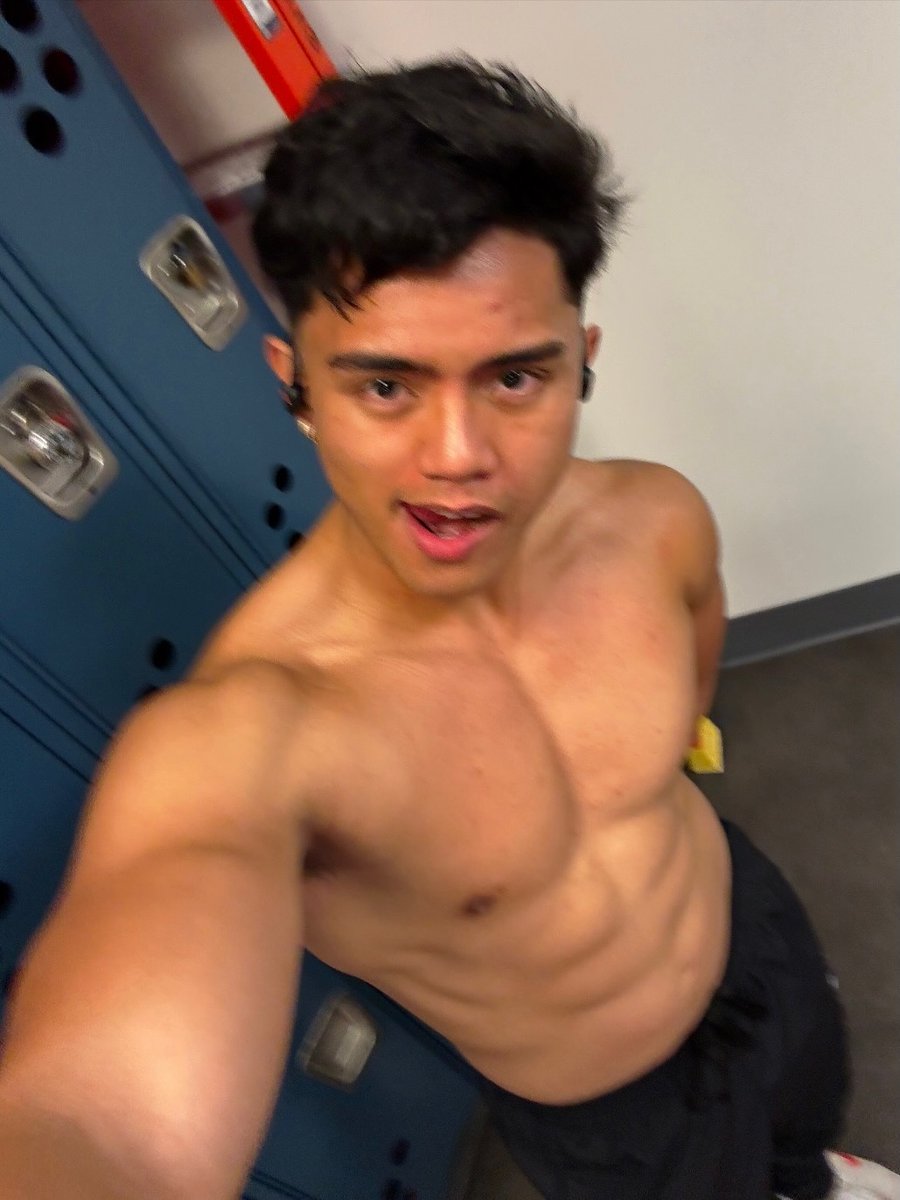 KweenFalcon's tweet image. Happy dinner everyone. 🥴
Late but delicious. 😋

Reymar 🥵🔥