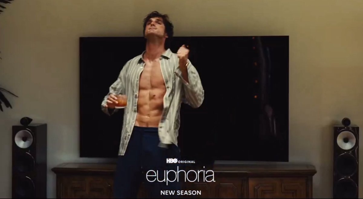 PopBase's tweet image. New look at Season 3 of ‘Euphoria.’ (via HBO)