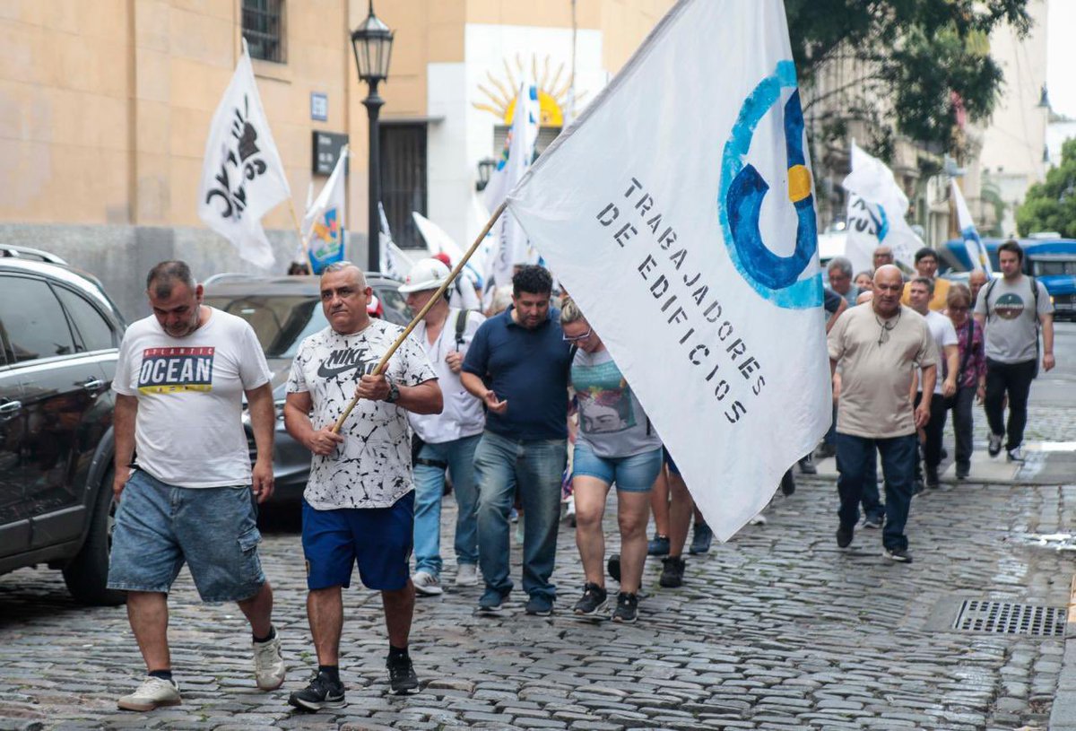 #NuncaMas 
Ayer y siempre junto a Madres y organismos de DDHH en la plaza