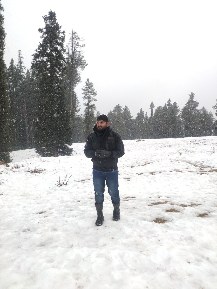 gowthamglitter's tweet photo. #Kashmir 💫🎉 https://t.co/5vFY8Svhf6