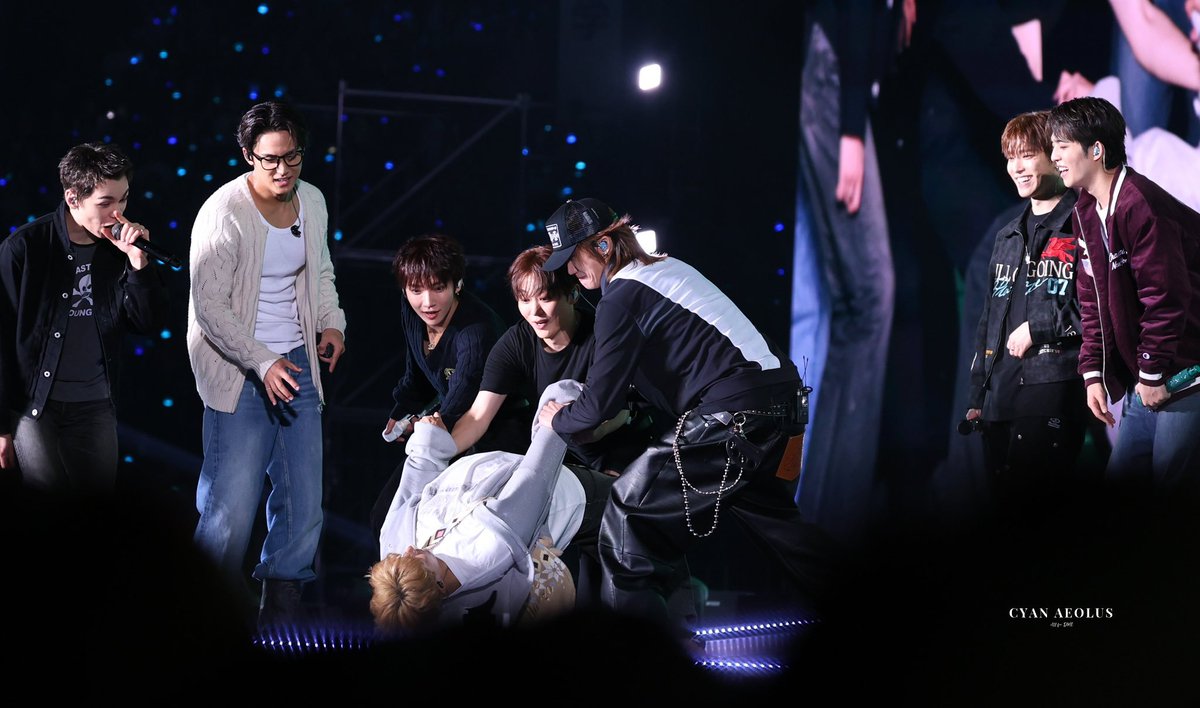 kyeomties's tweet image. "thanks for letting me do what I want" 💔