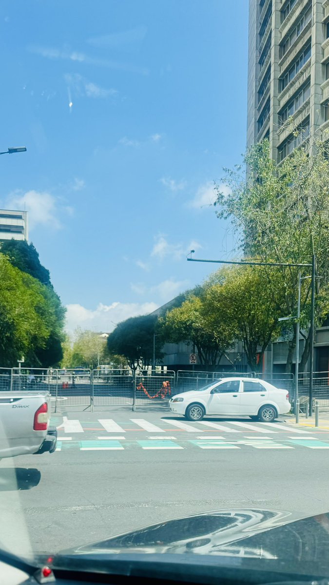 neoiii's tweet photo. Por favor @DanielNoboaOk @pabelml @PoliciaEcuador llevamos desde el 10 de enero 2024 con la calle cerrada, ya casi 2 años y están matando el comercio de la mariscal, uno de los barrios más emblemáticos de Quito!! @zonalamariscal @teleamazonasec @EcuavisaInforma @FiscaliaEcuador https://t.co/W7MjMYgXpp