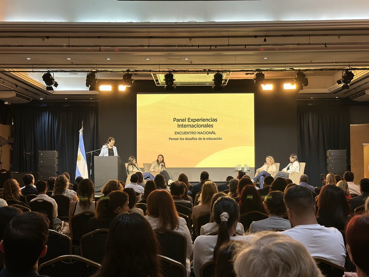 📚🇦🇷 ¡Ya comenzó el Encuentro Nacional - Pensar los desafíos de la educación! Un espacio para abalizar, debatir y reflexionar sobre los desafíos actuales del sistema educativo.