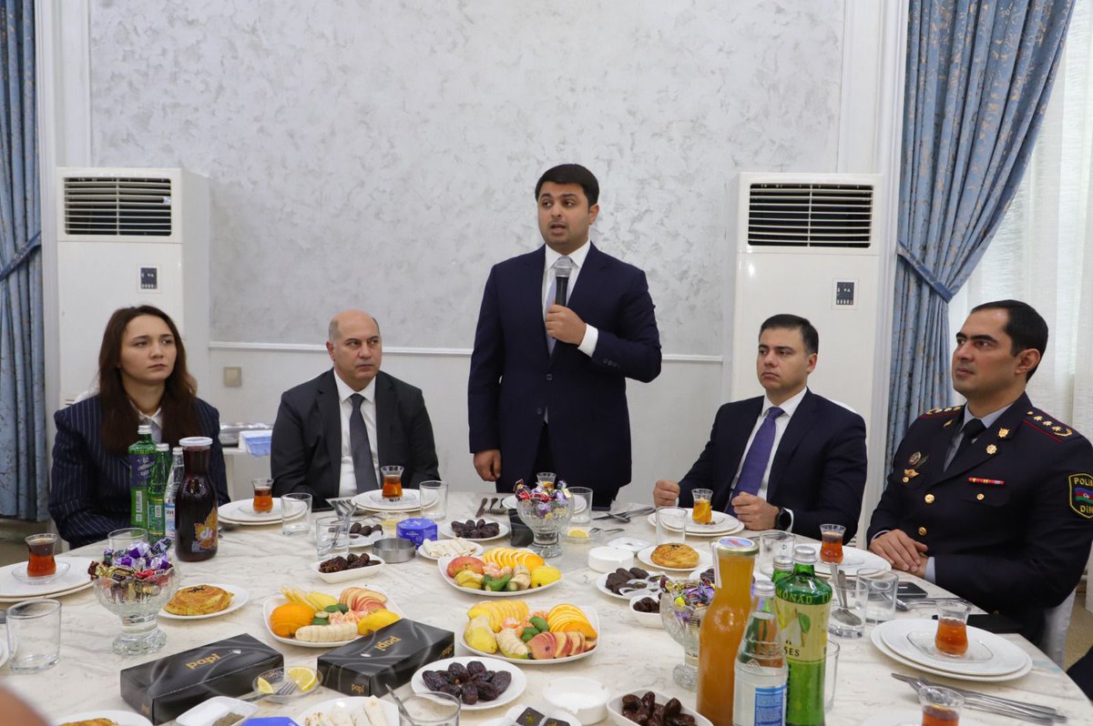 NeftcalaRayonIH's tweet photo. Neftçala rayonunda Ümummilli Lider Heydər Əliyevin xatirəsi ehtiramla anılıb.

Ətraflı: https://t.co/ZgKhtAV2mk

#Neftchala #Azerbaijan🇦🇿 https://t.co/w2lWGz1wEb