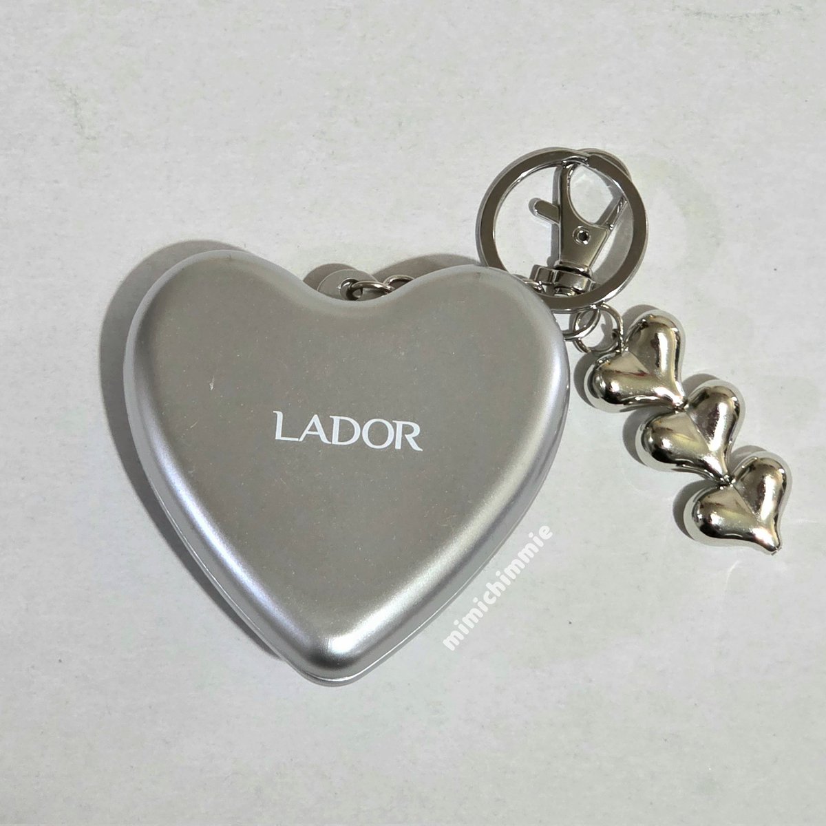 I also got the silver heart compact hairbrush keychain. 🤍