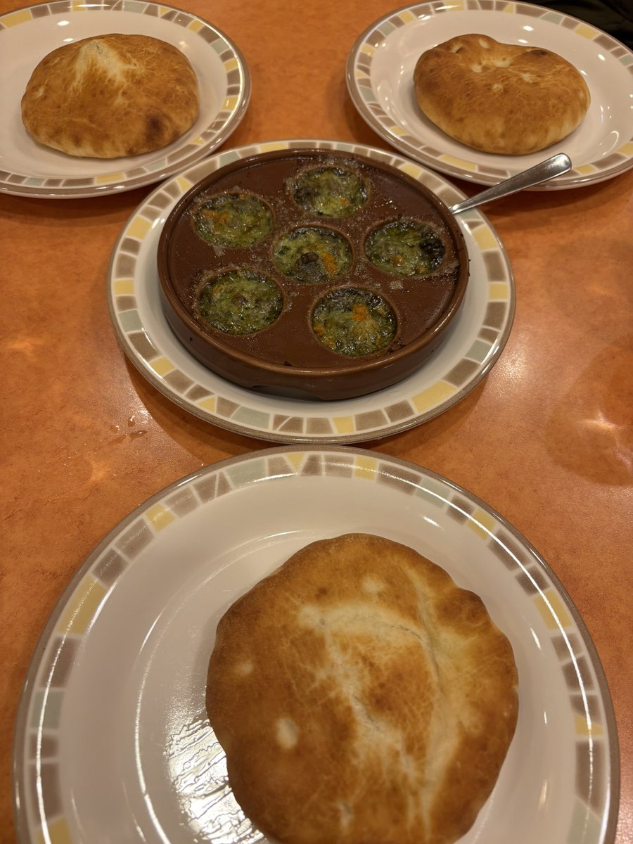 サウナ後はみんなでサイゼリヤ大家さん

美味すぎて安すぎて震える